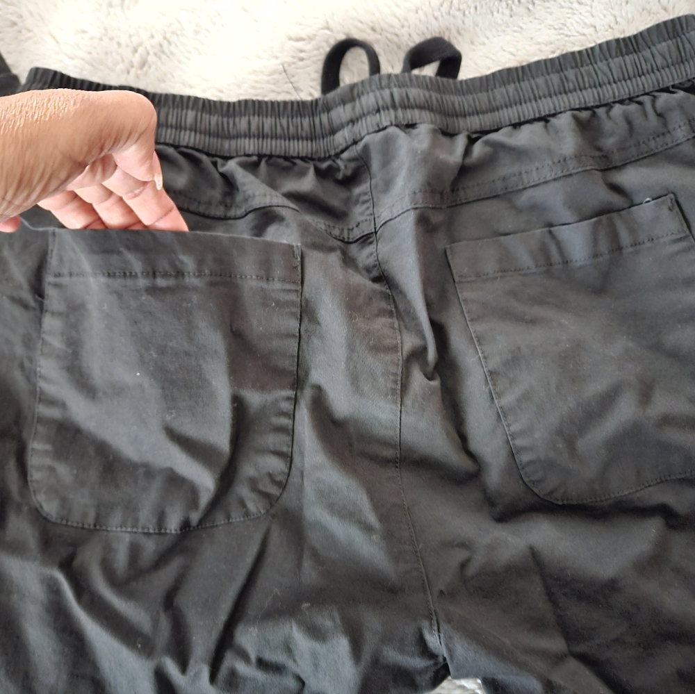 Forever 21 men's joggers pants - Picture 3 of 6
